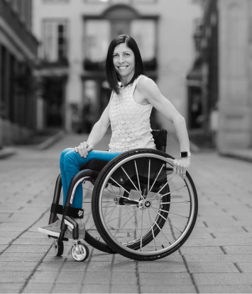 Genevieve Halle Lifestyle pose