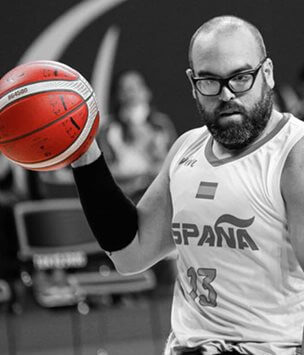 Asier García in action