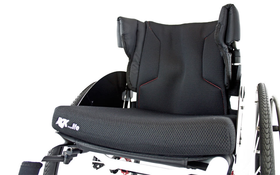 Integrated adjustable side supports