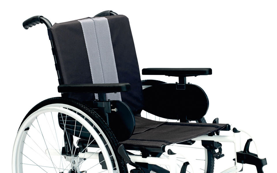 Comfortability: Easy transfers and padded seating