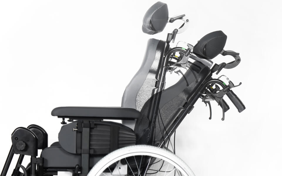 Infinitely reclining backrest