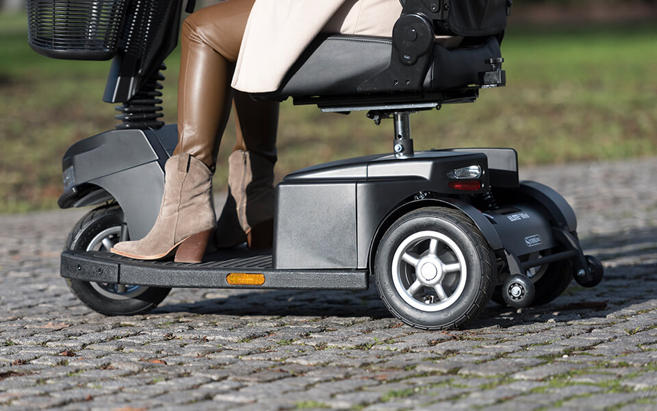 Hydraulic rear suspension.